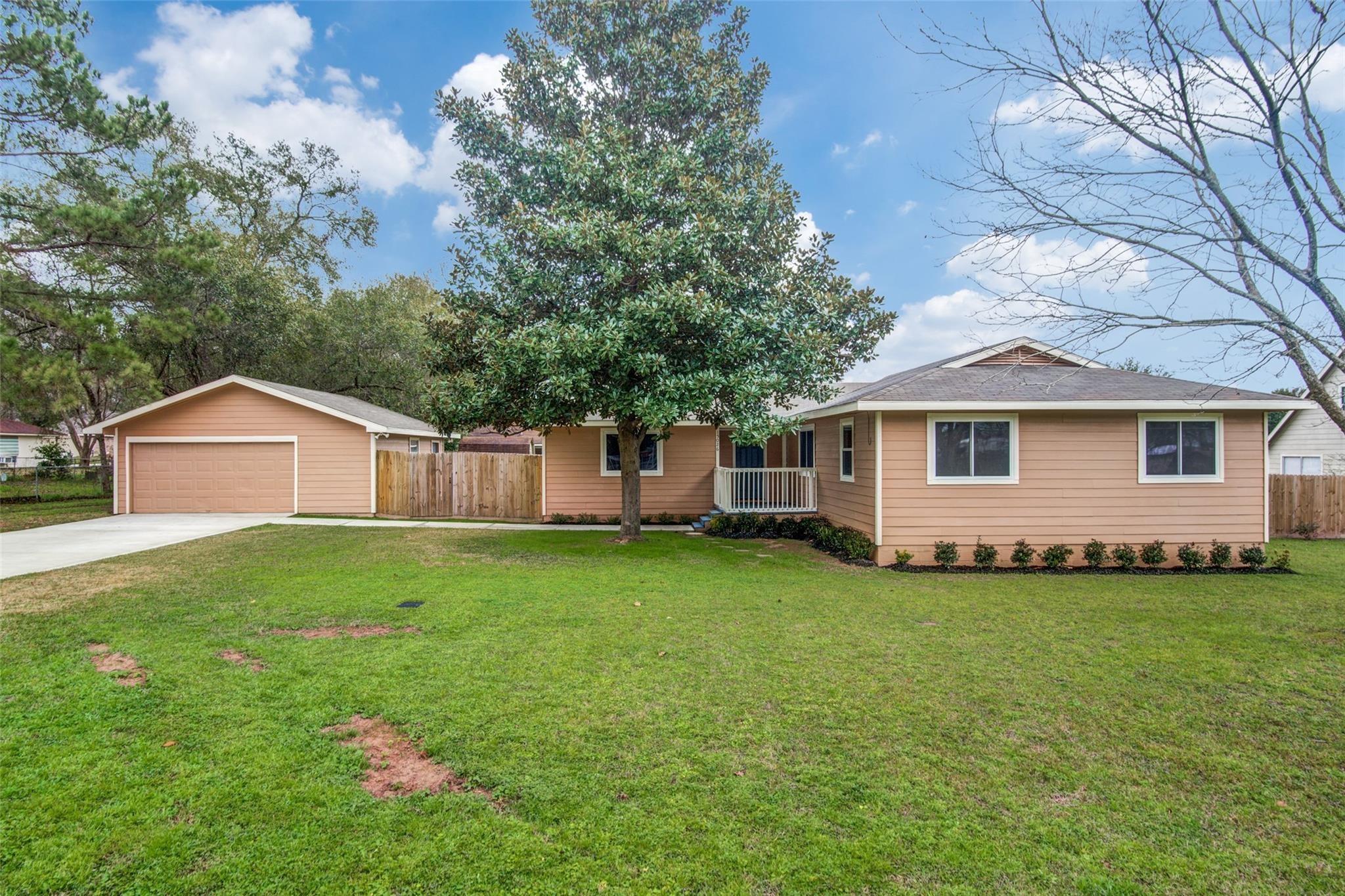 15026 Starboard Dr, Willis